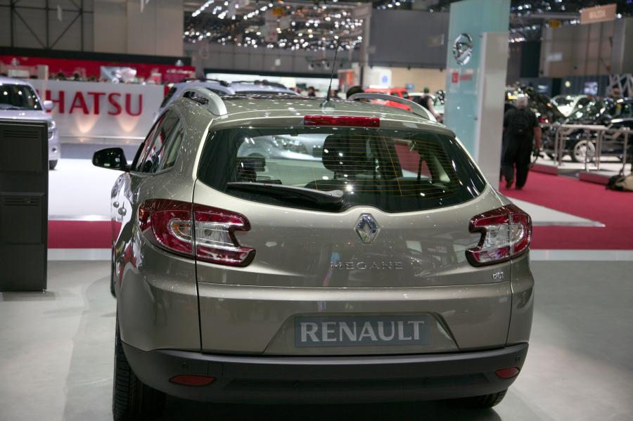  Renault Megane Sport Tourer 2010 года  (фото 11 из 20)